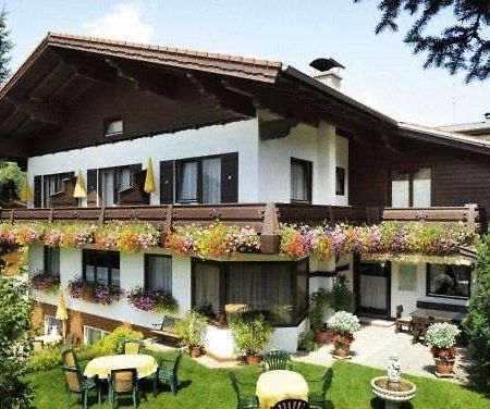 Pension Montana Wagrain Exterior photo